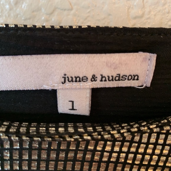 June & Hudson Black and Gold Tee - Picture 3 of 4